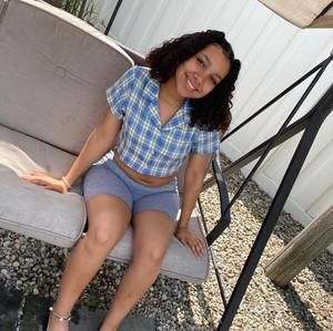 Meet your Posher, Crystal